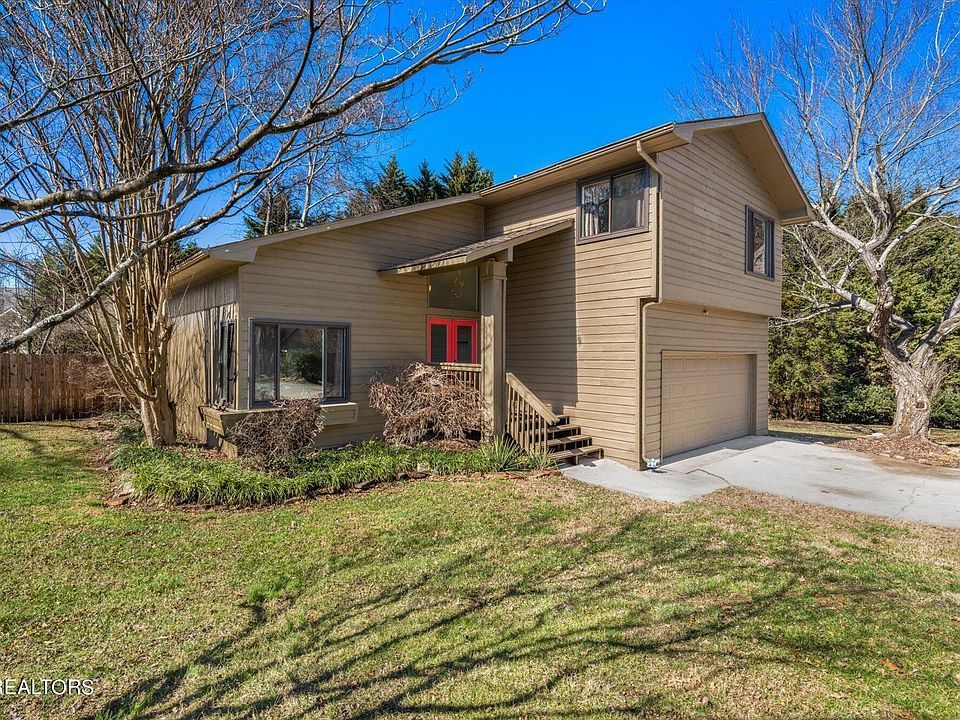 1st image of 1301 Hickoryoak Ln