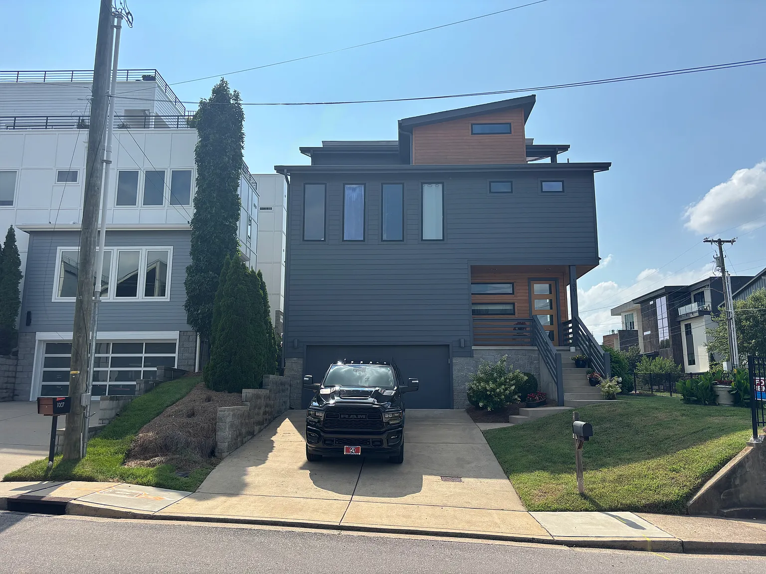 4 bed, 3.5 bath, 2584 sqft, $4,450 — Photo 3