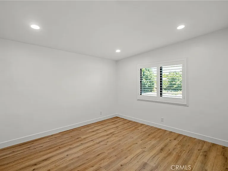 9519 La Reina Ave — Photo 17