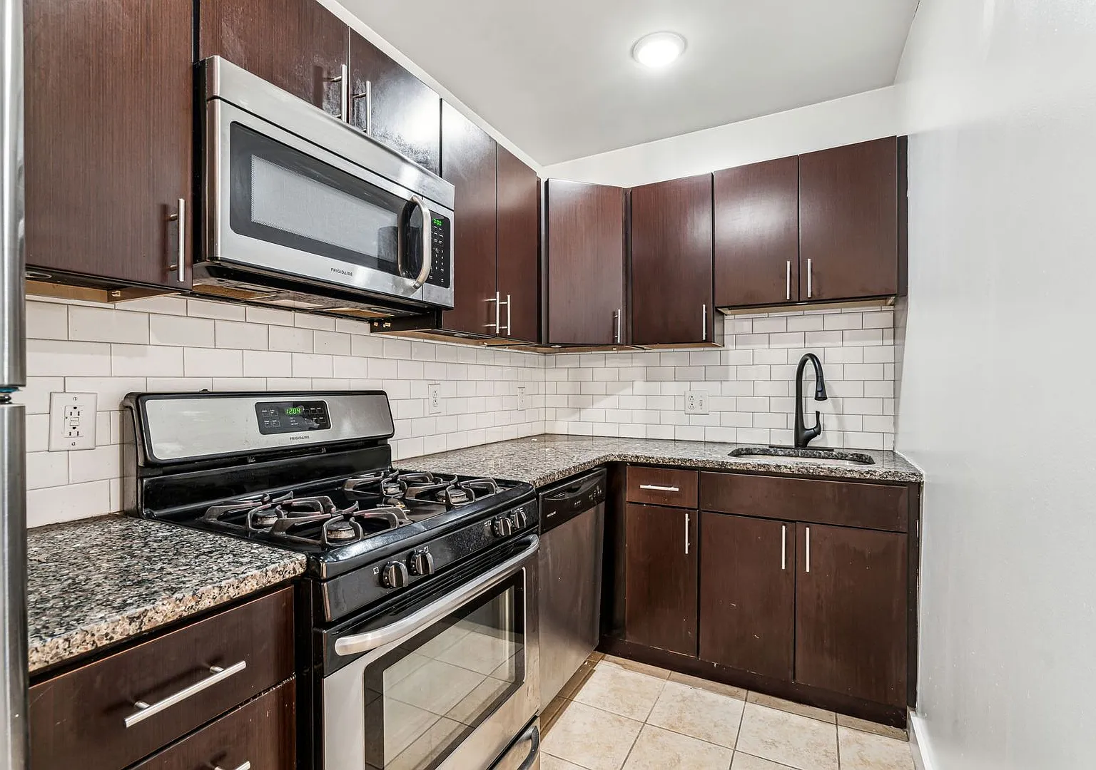 3044 Richmond Street — Photo 2