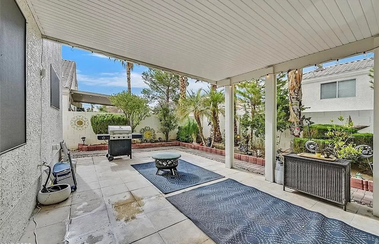 7882 W Gilmore Ave — Photo 4