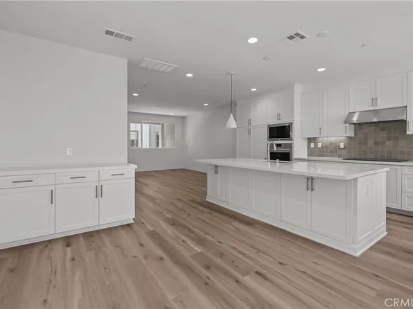 2524 Elderberry Ln, Carlsbad, CA 92008