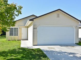 827 W Cottage Ave, Nampa, ID 83686