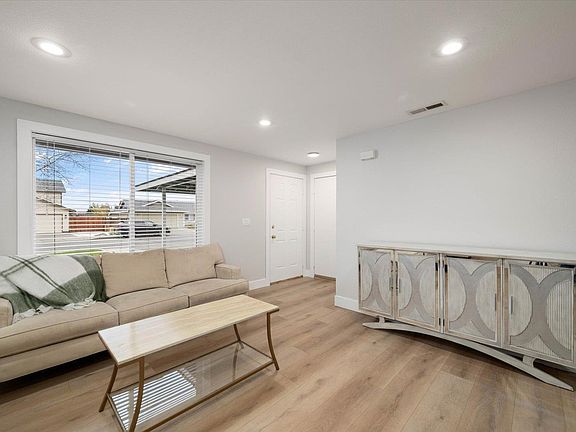 5th image of 6011 Dodger Dr
