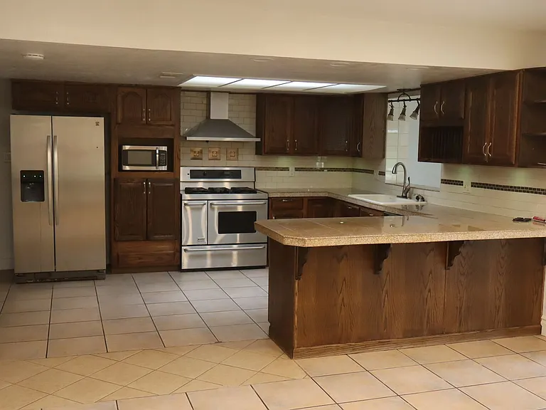 1810 Town And Country Dr — Photo 48