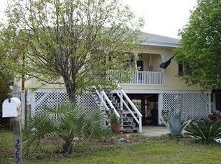 225 Georgia Ave, Carolina Beach, NC 28428