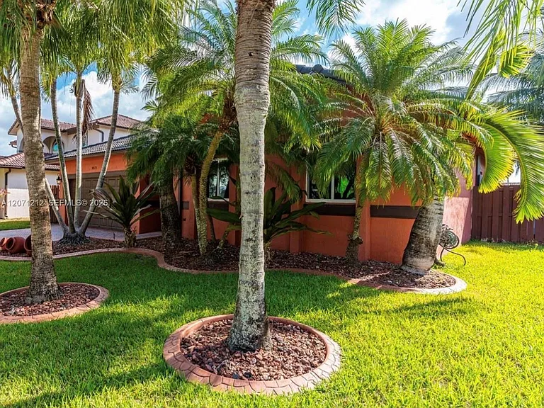 14571 SW 160th Ct — Photo 3