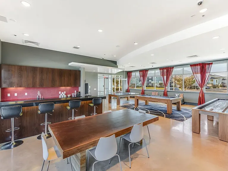 2213 The Ave — Photo 1
