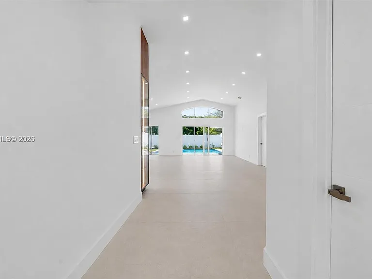 3330 SW 50th St — Photo 22