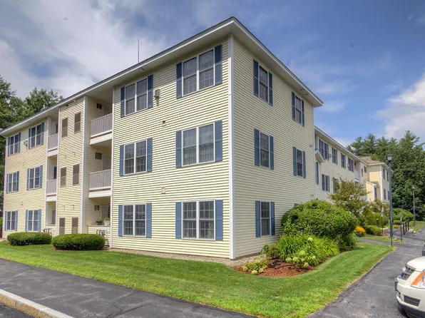 14 Crestview Circle #164, Londonderry, NH 03053
