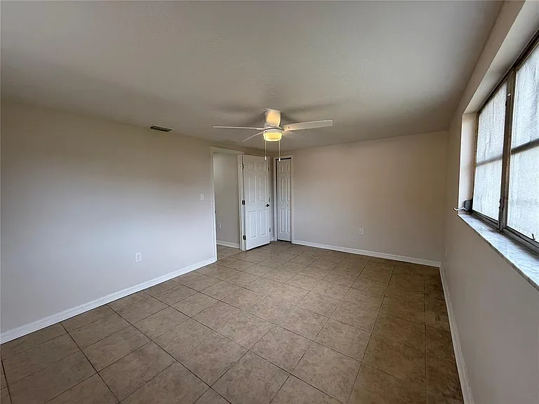5241 Sparrow Dr — Photo 18