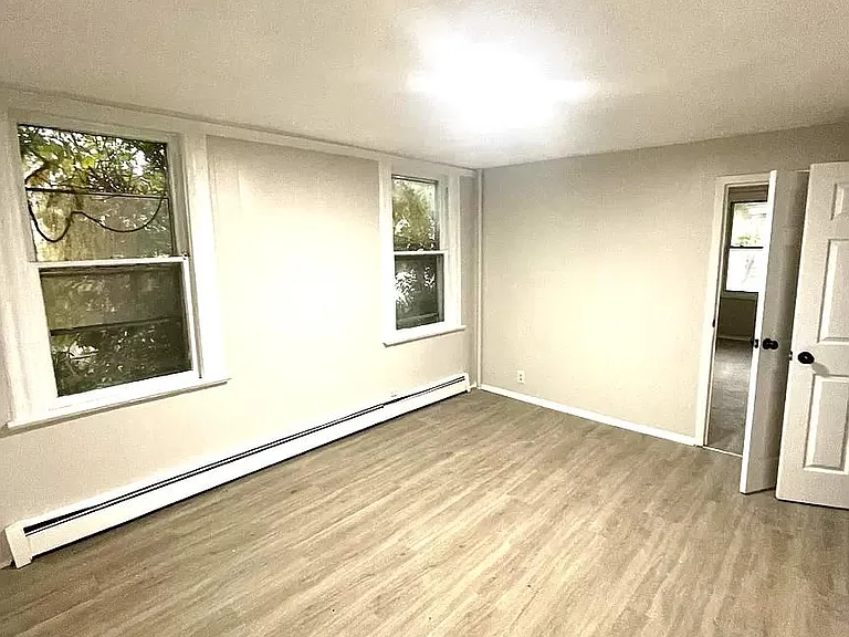 265 W Runyon St #1B — Photo 6