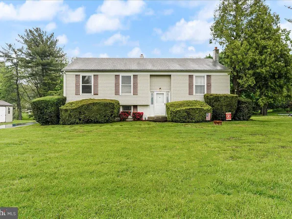690 W Avondale New London Rd, West Grove, PA 19390