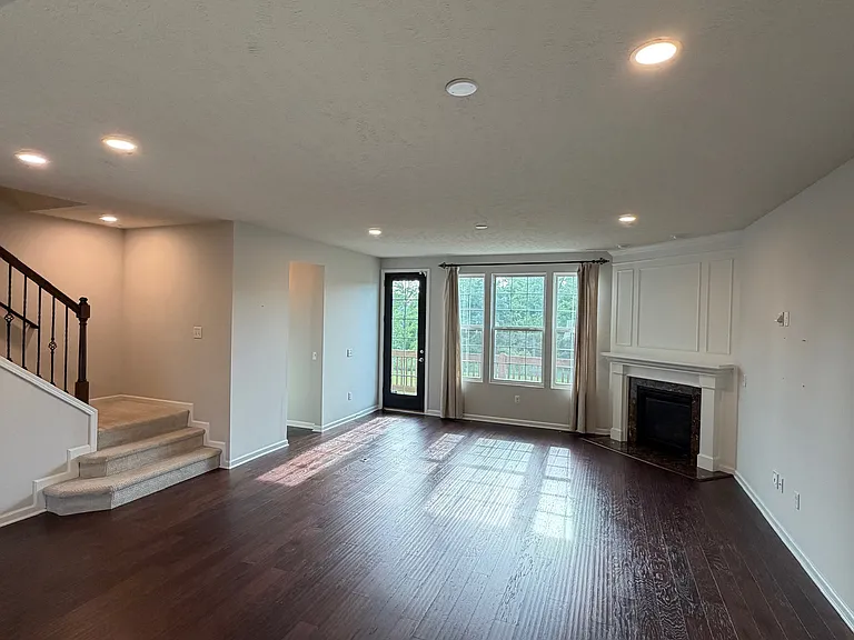 5975 N Pointe Dr — Photo 11