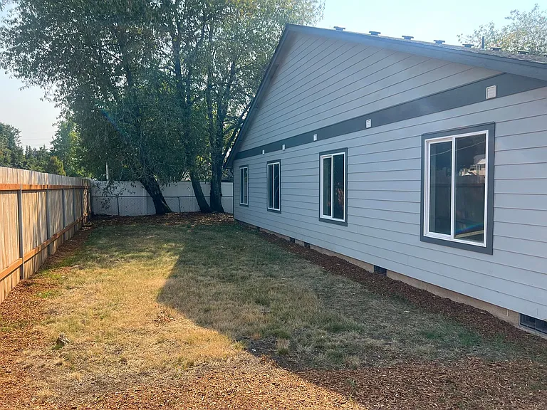 724 SE 135th Ct — Photo 23