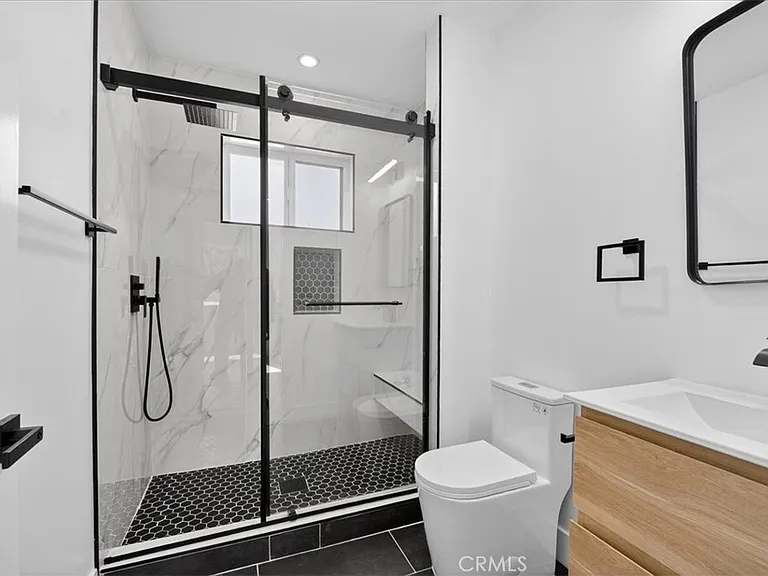 7053 Fallbrook Ave — Photo 9