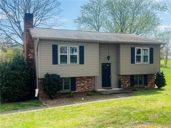 164 Royal Ln, Dobson, NC 27017