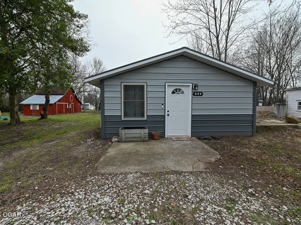 509 High St, Golden City, MO 64748