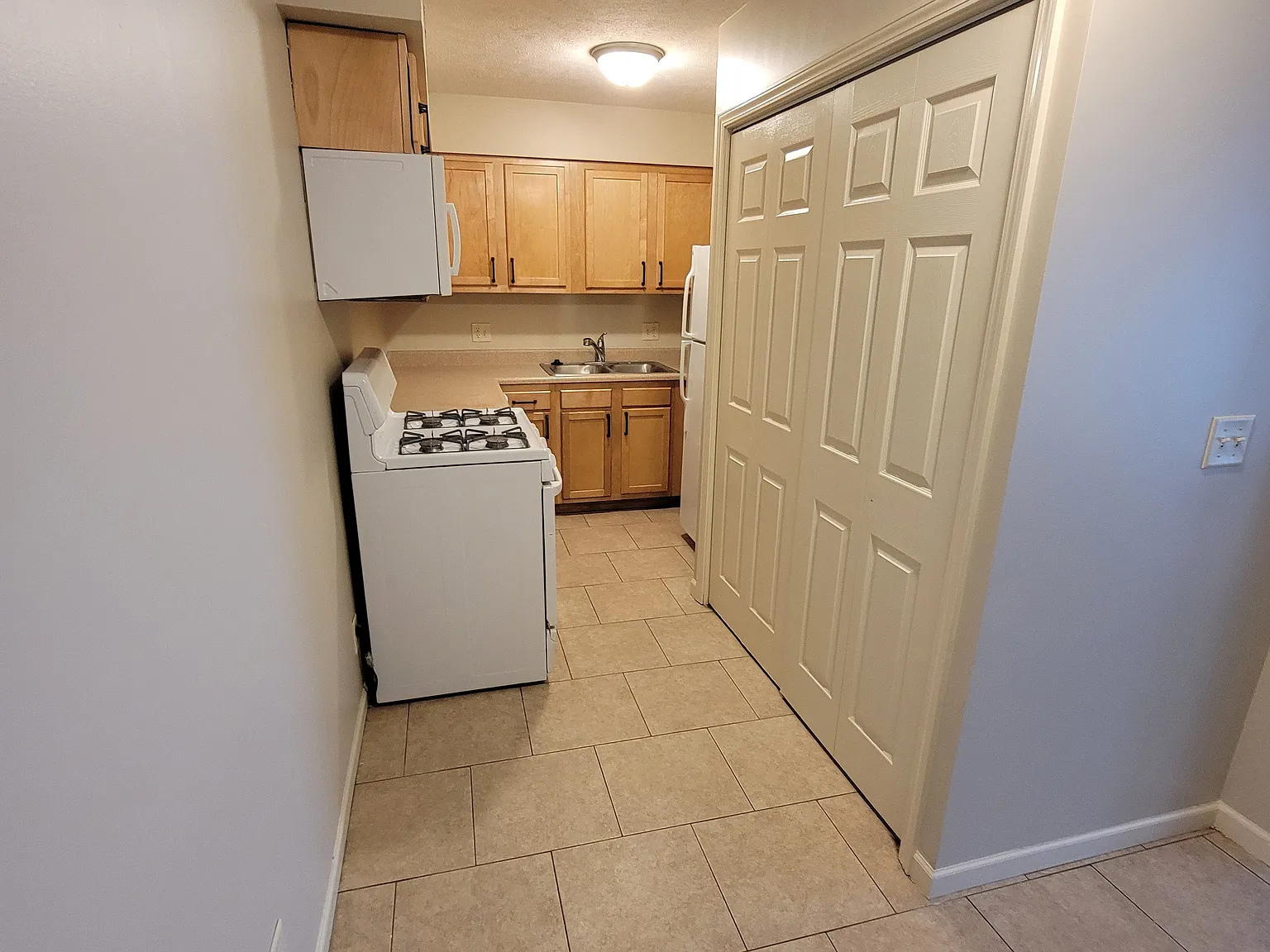 1 bed, 856 sqft, $1,149 — Photo 3