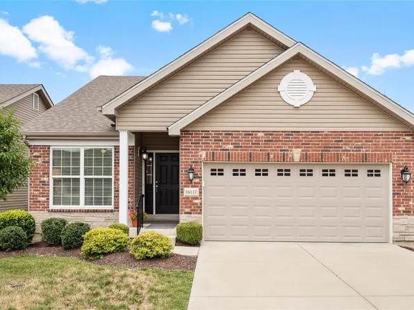 16117 Amber Vista Dr, Chesterfield, MO 63021