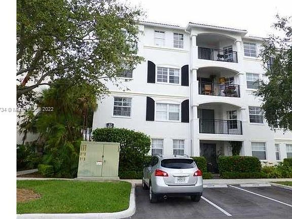 2nd image of 3215 NE 184th St APT 14210