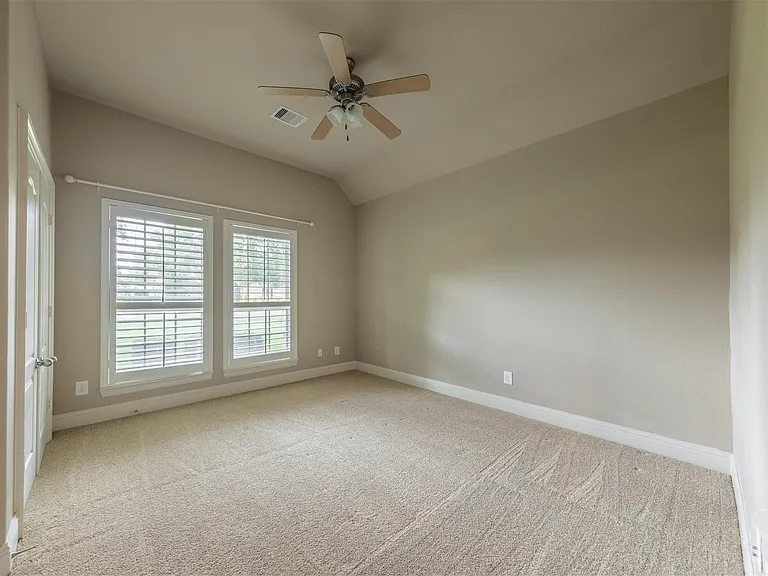 32611 Waltham Xing — Photo 27
