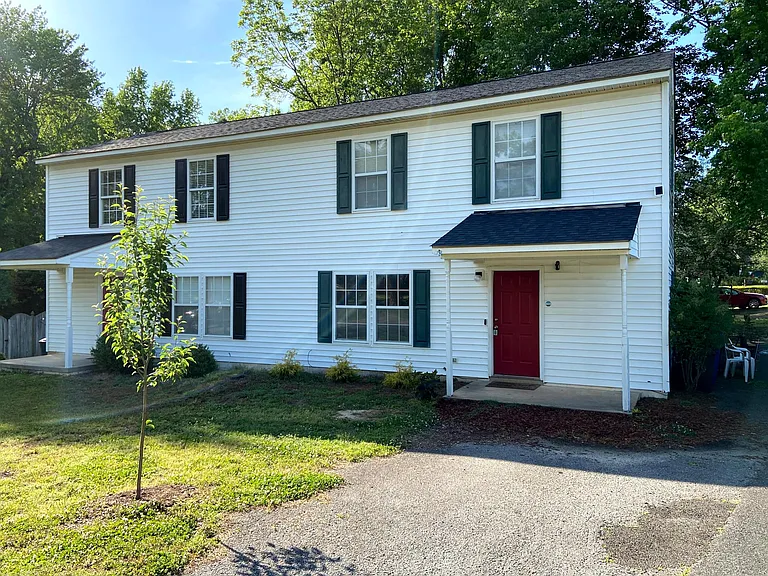 5400 Dorcas St — Photo 1