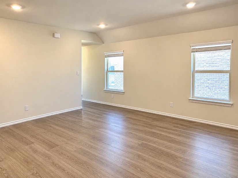 3 bed, 1585 sqft, $1,995 — Photo 4