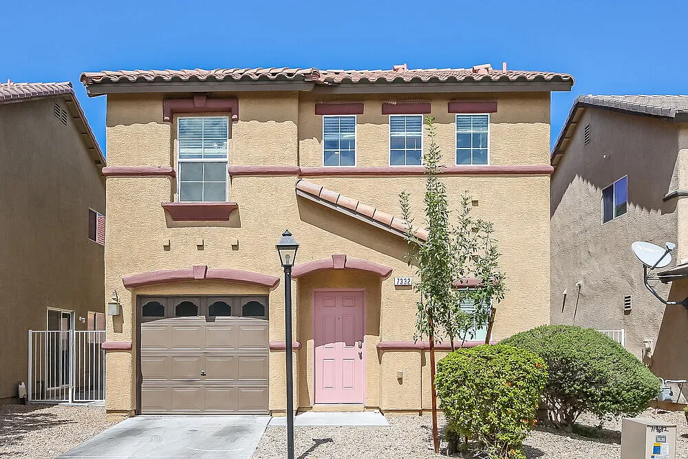 3 bed, 2.5 bath, 1480 sqft, $1,845 — Photo 1