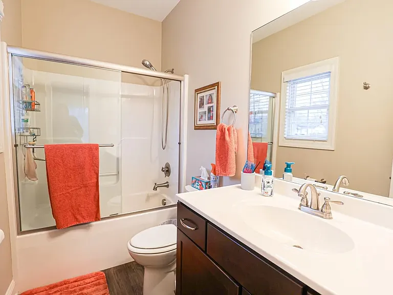 20 & 22 Hamilton Dr #20 — Photo 7