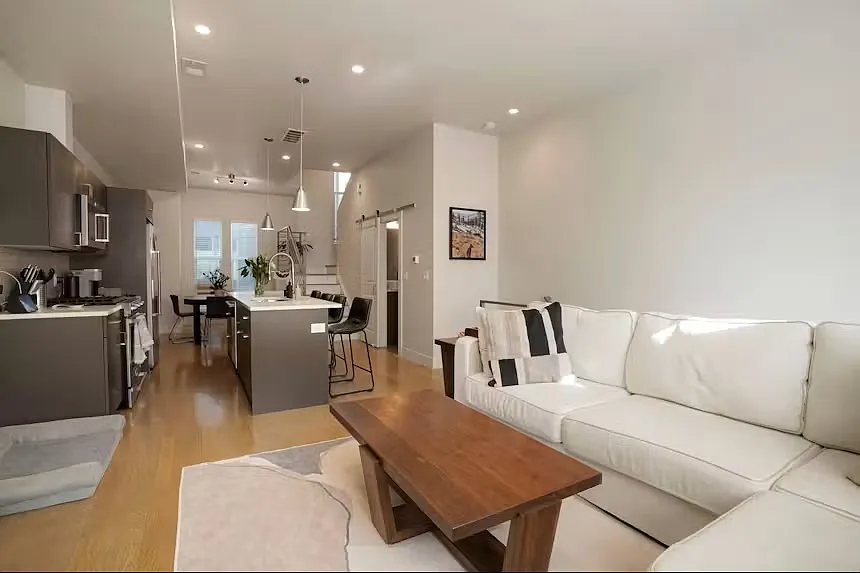 2 bed, 2.5 bath, 1396 sqft, $3,750 — Photo 3