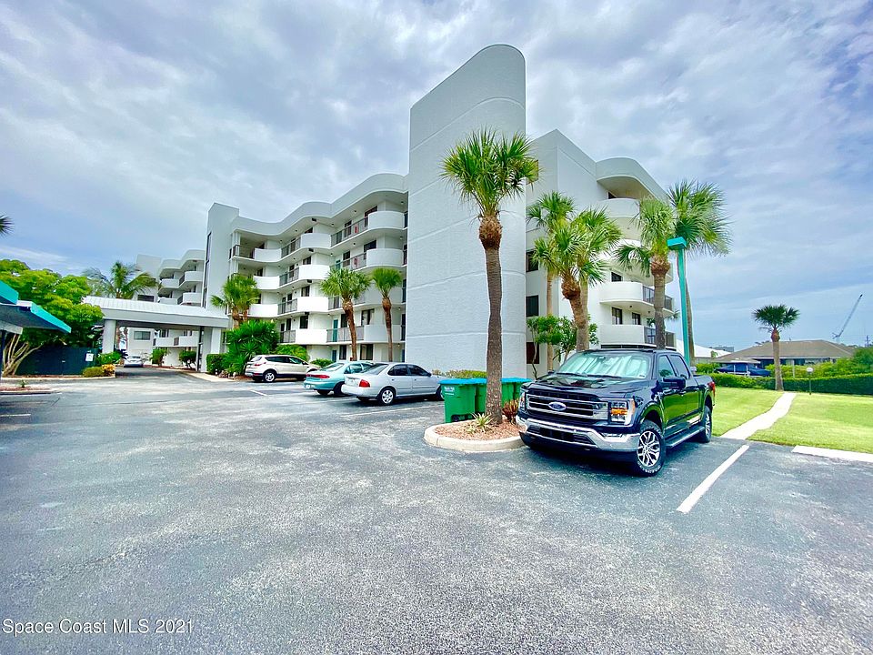1st image of 300 Columbia Dr #4062
