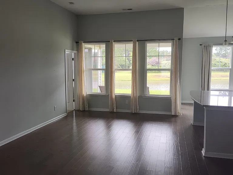 107 Westover Dr — Photo 1