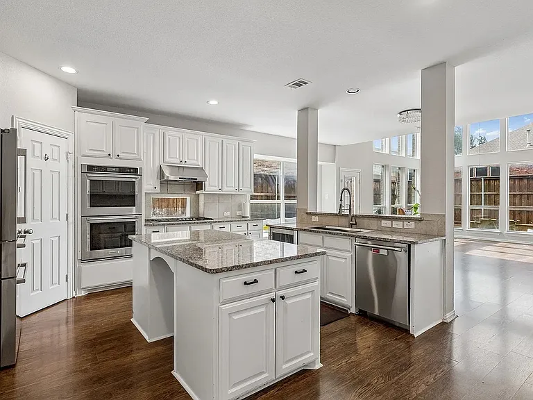 2245 Jaguar Dr — Photo 6