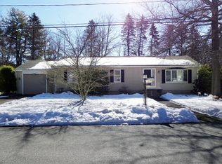 21 Lakeridge Dr, Georgetown, MA 01833