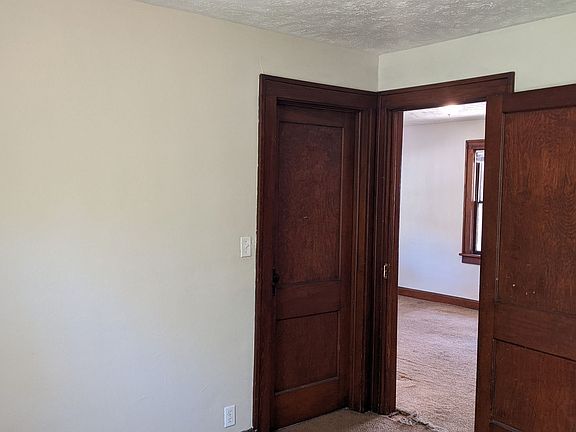4th image of 235 N Home Ave