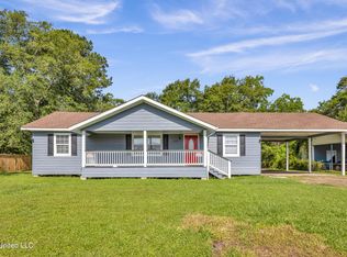 2207 10th St, Pascagoula, MS 39567