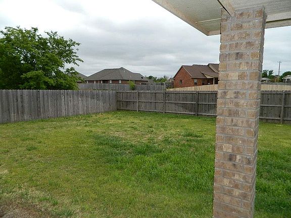 2nd image of 1329 Saddle Rock Dr