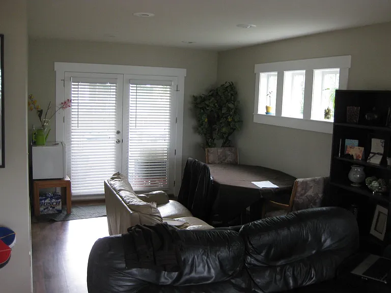 2701 Elm St — Photo 4