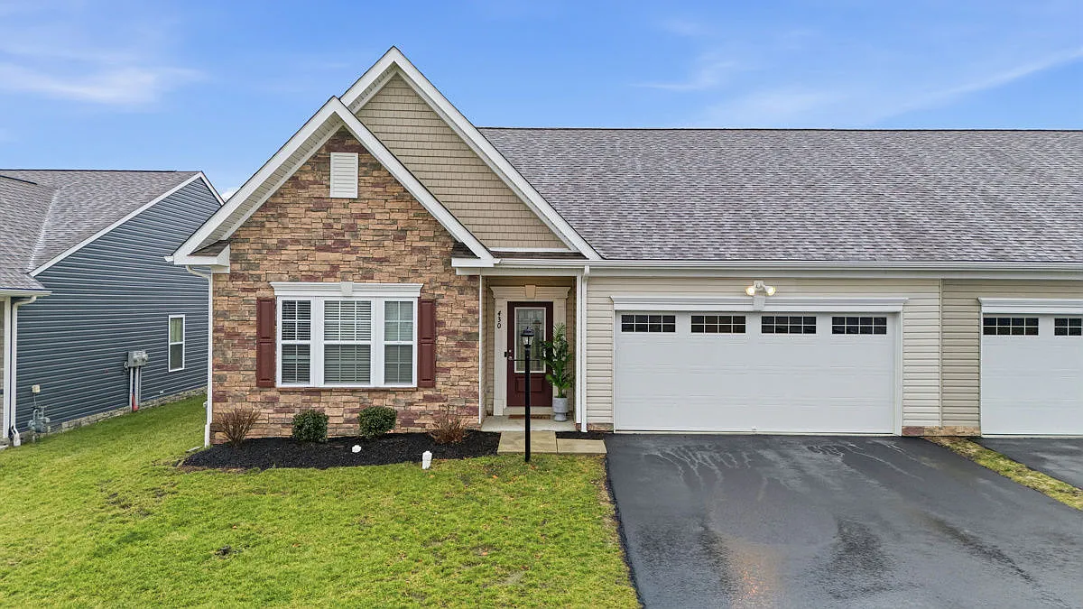 430 Dana Dr photo 1