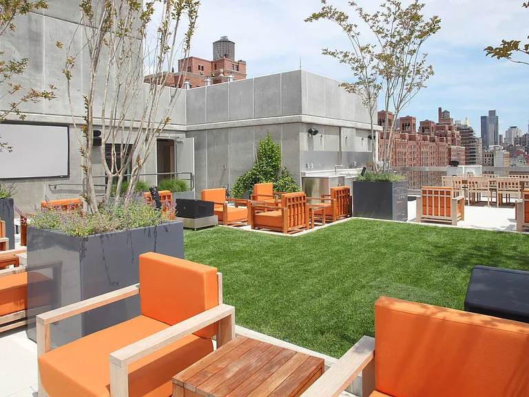 500 W 23rd St #2H — Photo 32