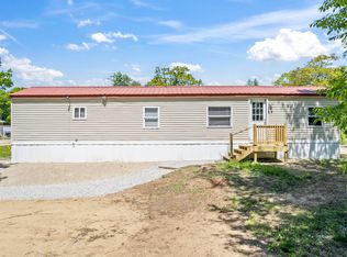 142 Cheryl Ln, Oxford, ME 04270