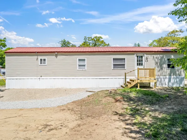 142 Cheryl Lane, Oxford, ME 04270