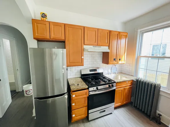 330 Van Duzer Street image 11 of 27