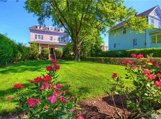 14707 10th Ave, Whitestone, NY 11357