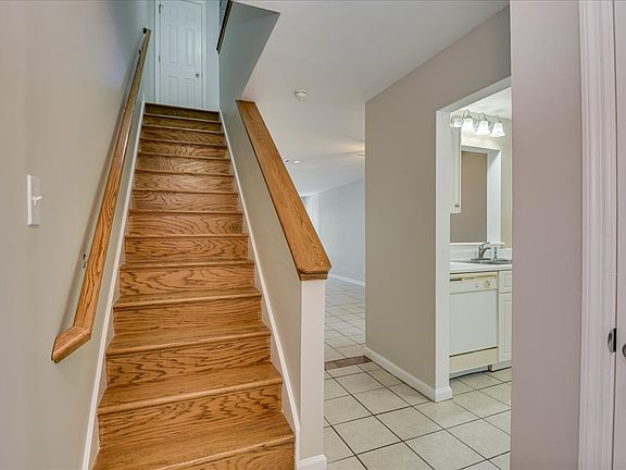 4th image of 4715 Brookwood Dr #1