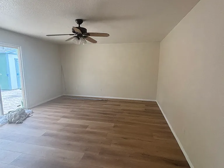 5496 Breeze Ct — Photo 12