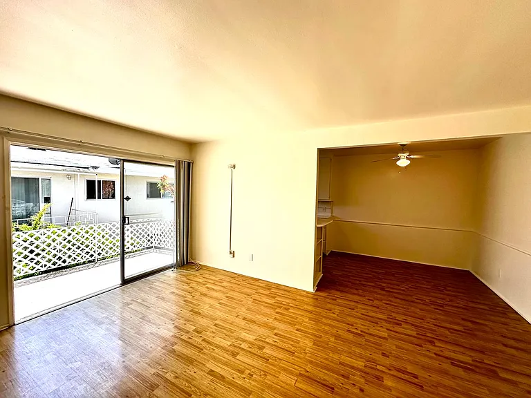 5748 Hazeltine Ave. — Photo 4