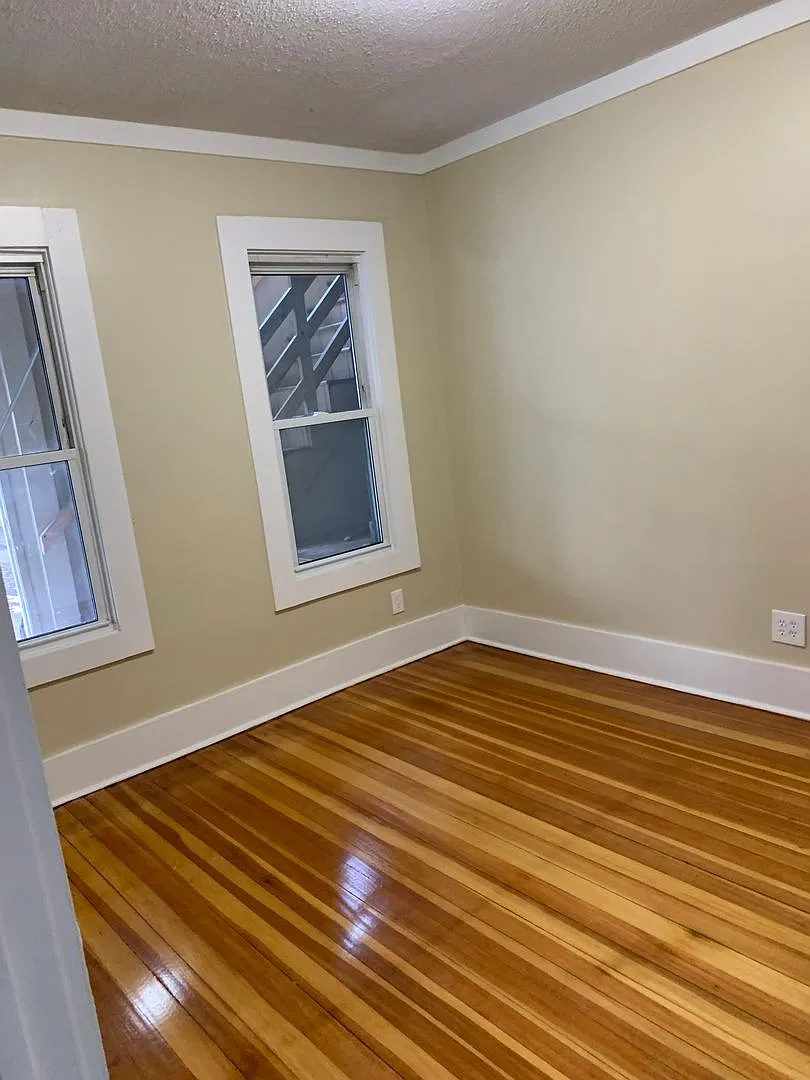 27 Ellen Avenue, Chicopee. MA, 01013. — Photo 4