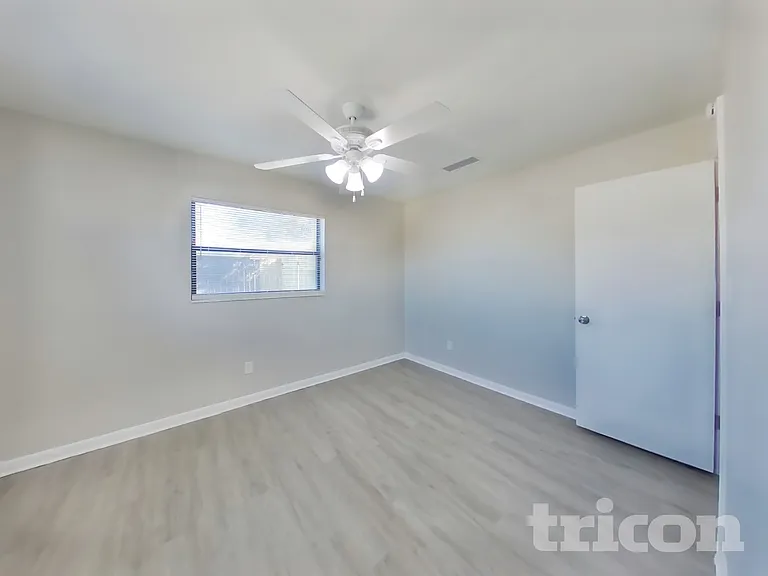1122 Ibsen Ave — Photo 13